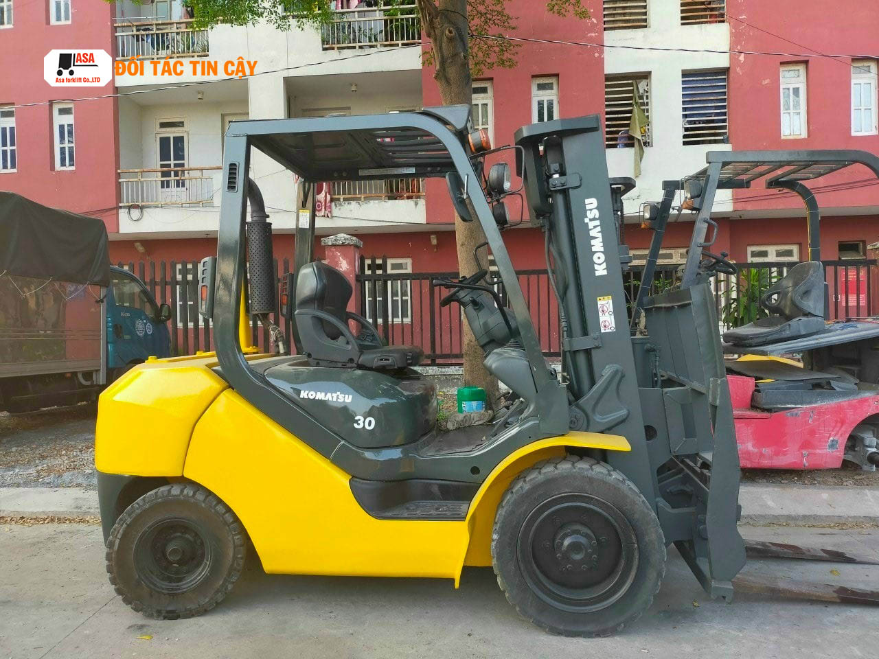 Xe nâng dầu komatsu 3 tấn hiện nay được cung cấp nhiều trên thị trường